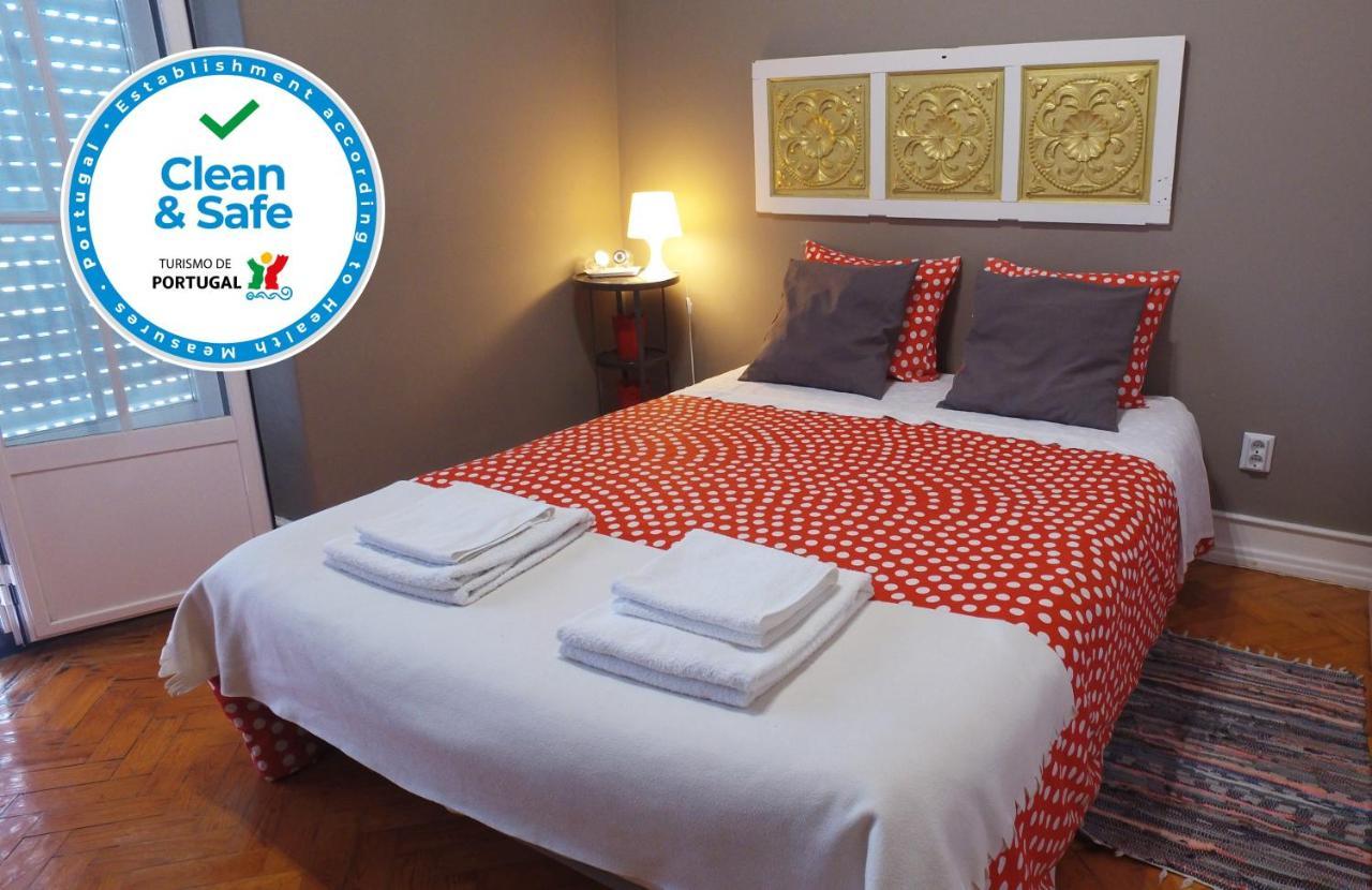 Alvalade II Airport Guest House Lisbon Bagian luar foto