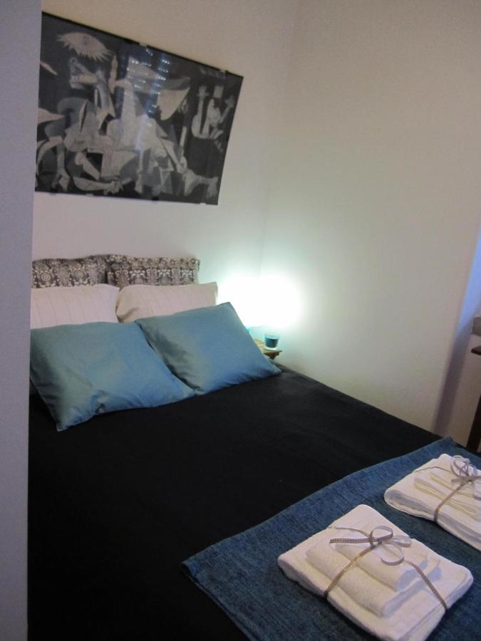 Alvalade II Airport Guest House Lisbon Bagian luar foto
