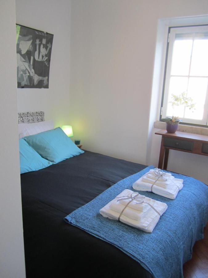 Alvalade II Airport Guest House Lisbon Bagian luar foto