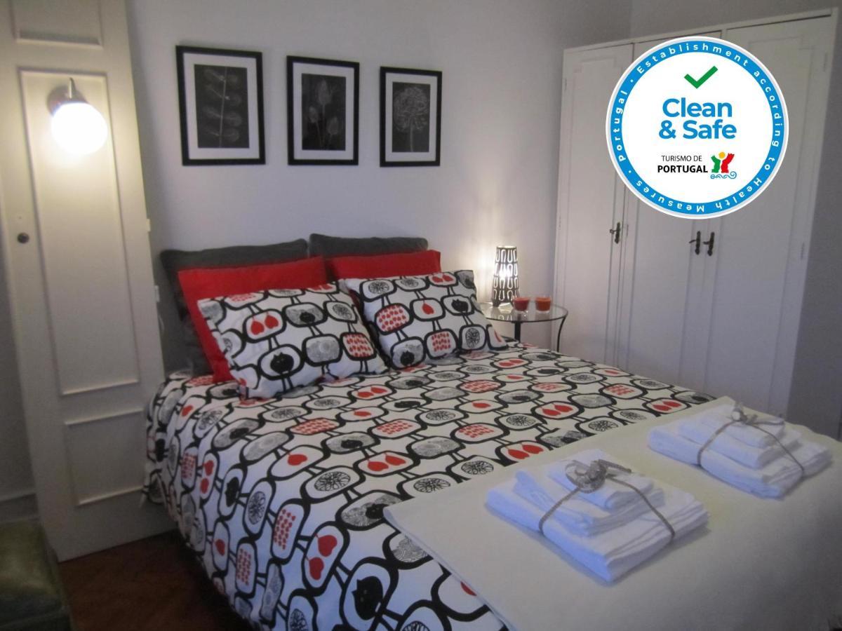 Alvalade II Airport Guest House Lisbon Bagian luar foto