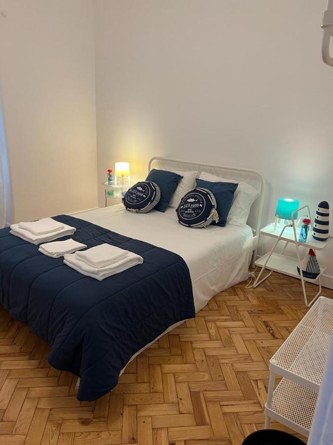 Alvalade II Airport Guest House Lisbon Bagian luar foto