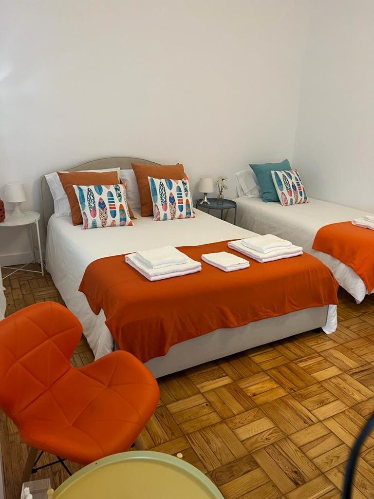 Alvalade II Airport Guest House Lisbon Bagian luar foto