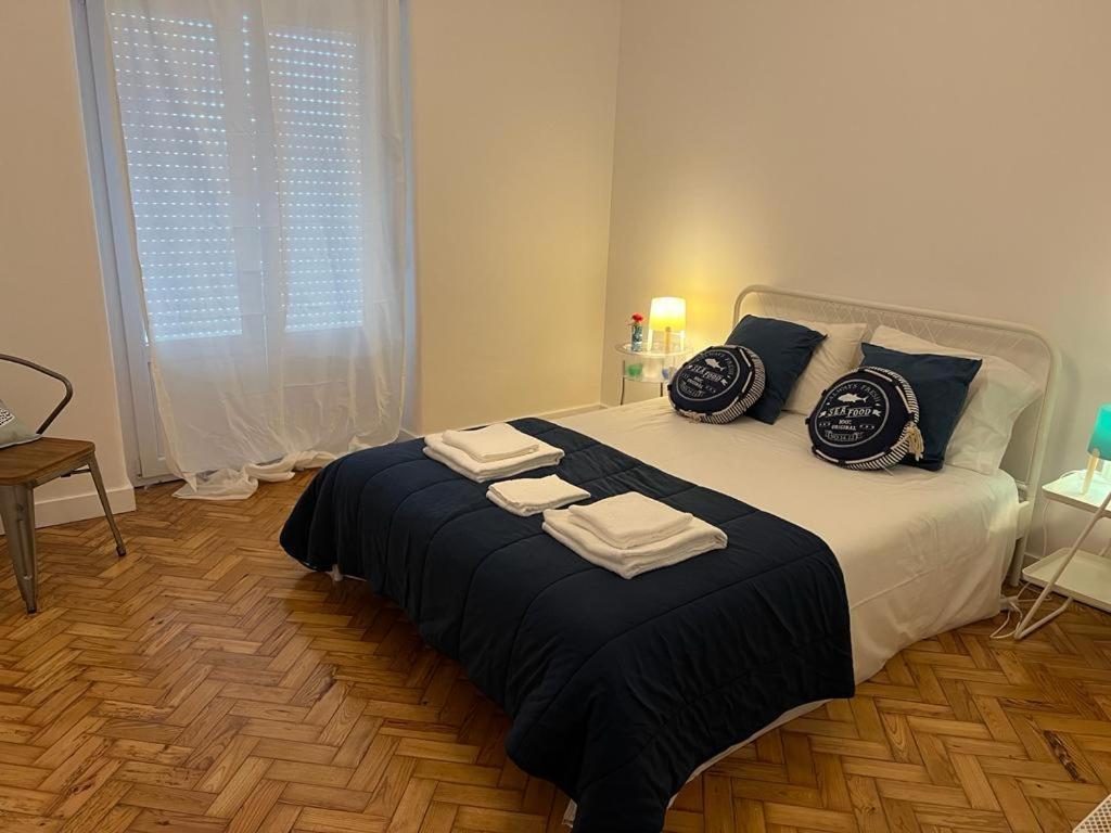 Alvalade II Airport Guest House Lisbon Bagian luar foto