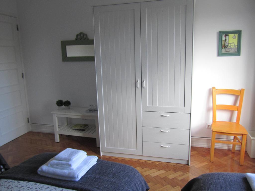 Alvalade II Airport Guest House Lisbon Ruang foto